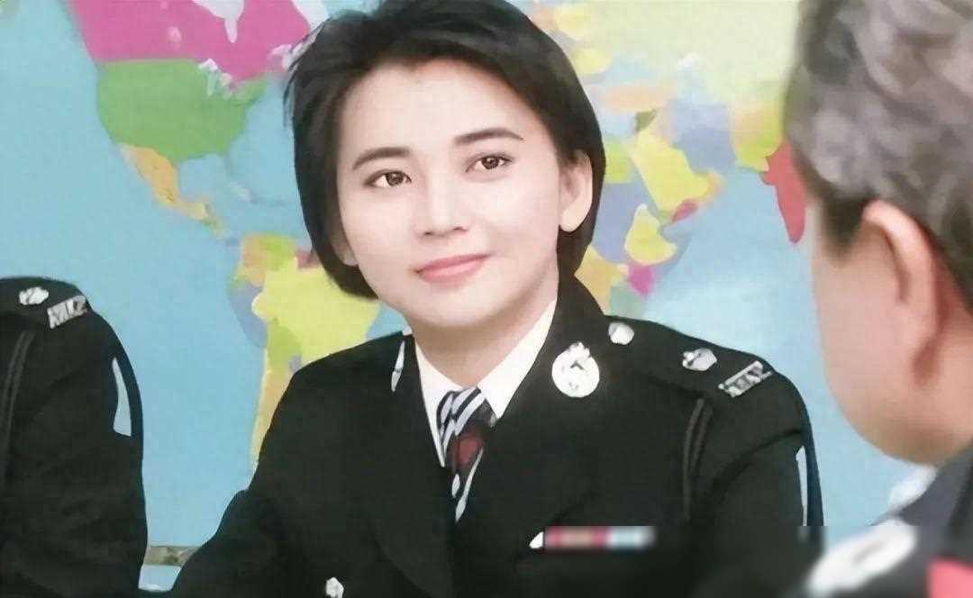她是金马影后,嫁入香港高官家庭,如今优雅迷人逾越岁月_胡慧中_人生