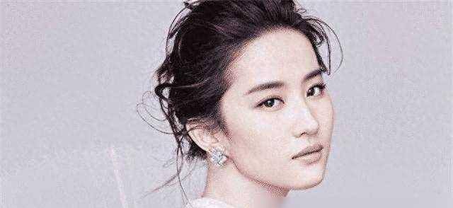 刘亦菲的美貌毋庸置疑,她的容貌让无数人为之着迷.
