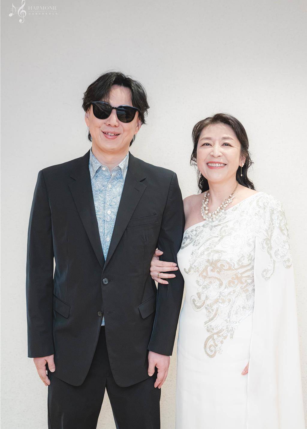 出道35周年,萧煌奇与小野丽莎「互许终身」