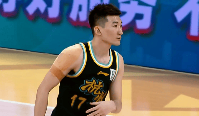 炸裂!孙铭徽复出10分13助攻,正负值 38,胡金秋开心吃饼35分