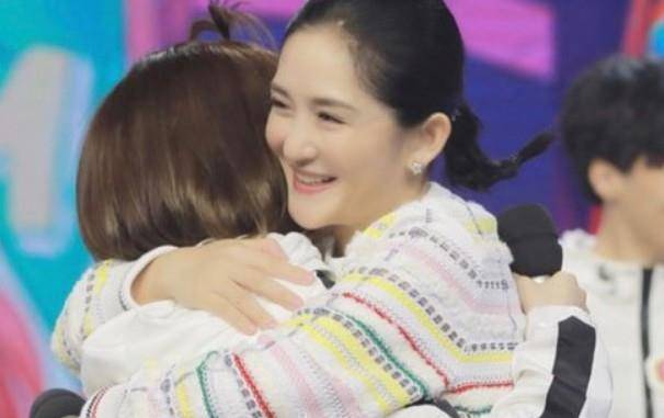 原创李浩菲背景不简单空降快乐大本营代班谢娜当一姐