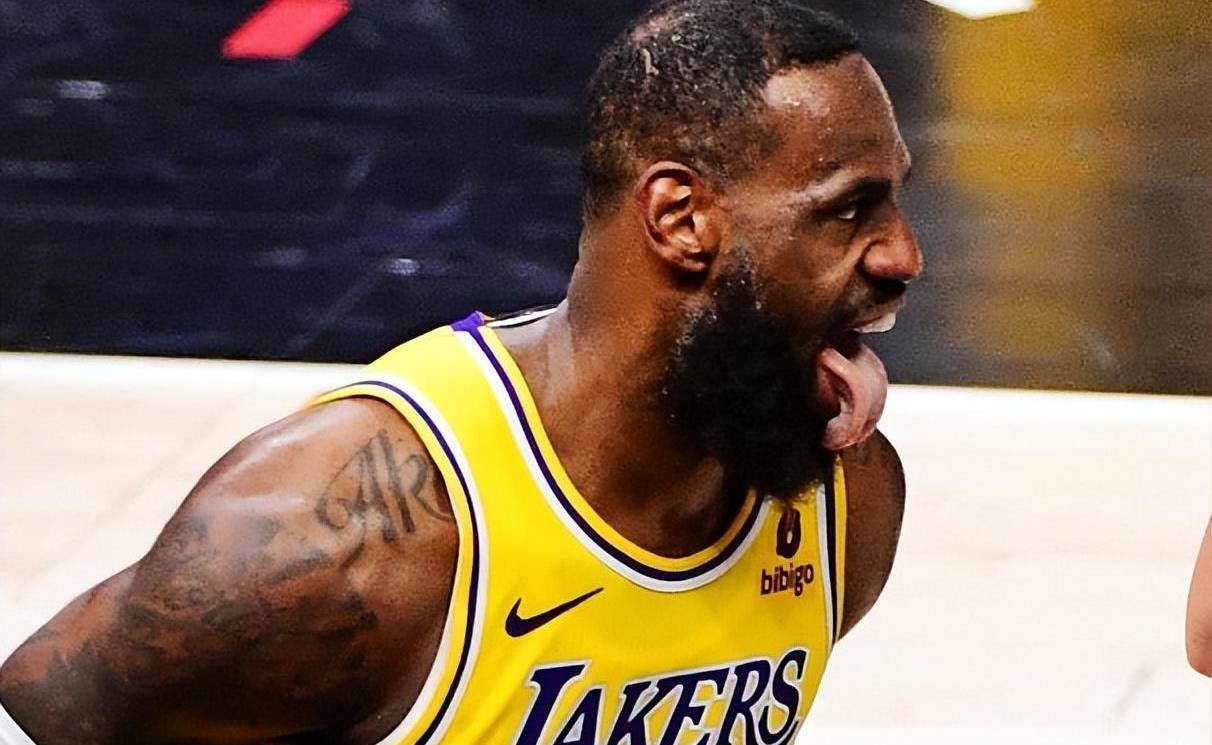 勒布朗·詹姆斯是nba历史上第一位得到4万分的球员,也是nba历史上第一