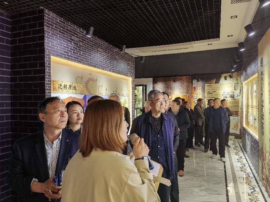 滕州市华夏文化促进会考察团莅临鲁南移民文化馆进行参观指导