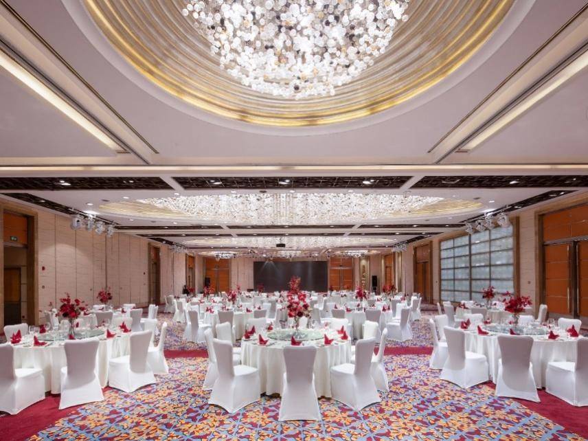 宁波万豪酒店宁波万豪酒店酒店坐落于三江口核心位置,紧邻和义大道,距