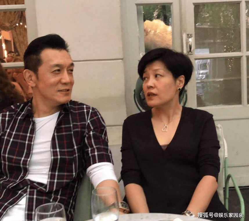 原创哈文近照模样大变和女儿低调庆生21岁法图麦颜值高已进娱乐圈