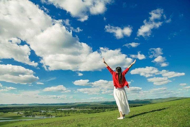 草原美女风景图片大全图片