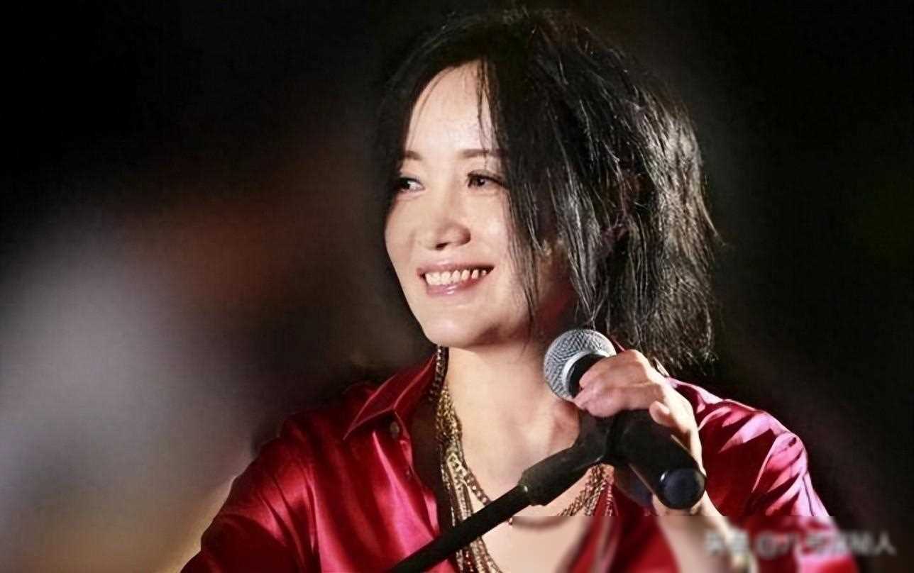 原创中国女性摇滚教母斯琴格日乐五登春晚曾被恩师骗情