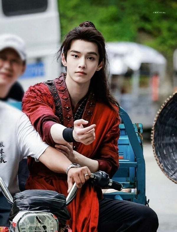 原创9位非典型帅哥与凤行辛云来人气飙高张若昀靠演技圈粉邓伦观众最