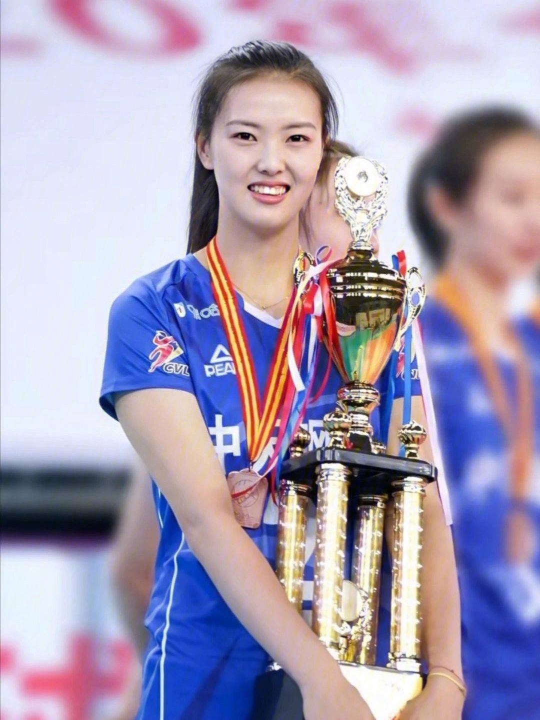 原创中国女排阵中谁最美张常宁小苹果争队花