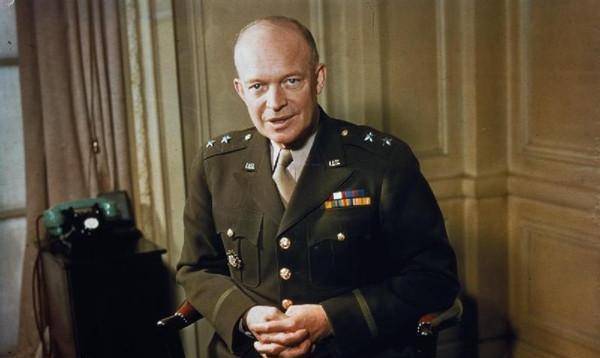 与古德里安一起被后人并称为第二次世界大战期间纳粹德国的三大名将