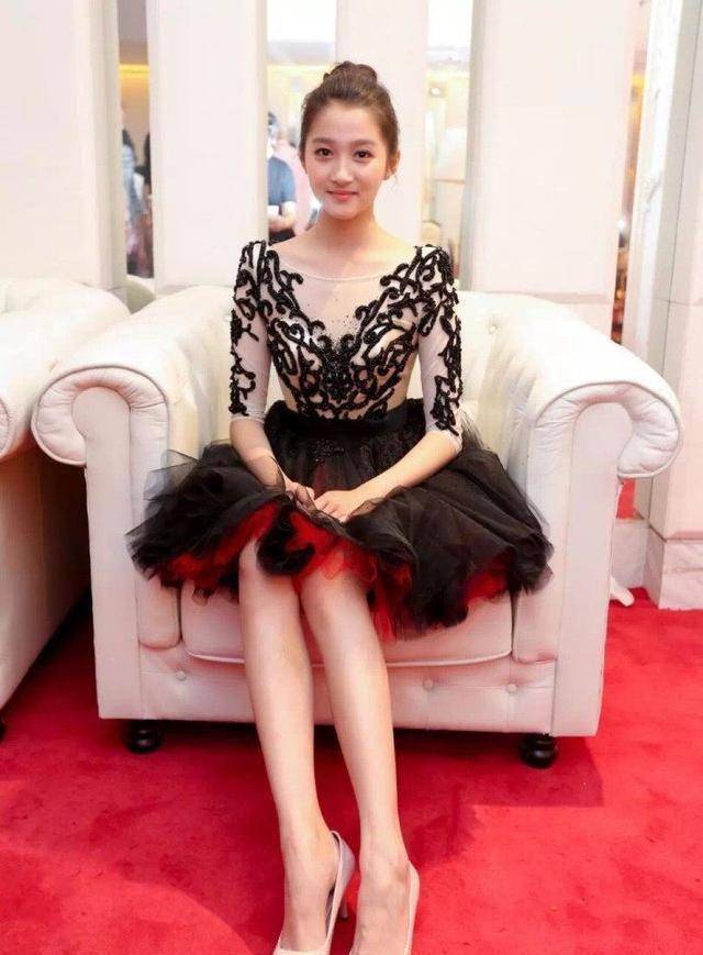 原创关晓彤因为旷课谈恋爱被北影开除网友这么说