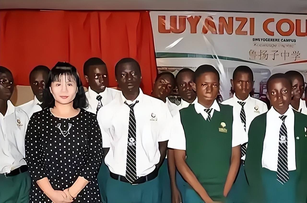 清华才女为爱远嫁非洲27年后校友再见她时变化大她后悔了吗