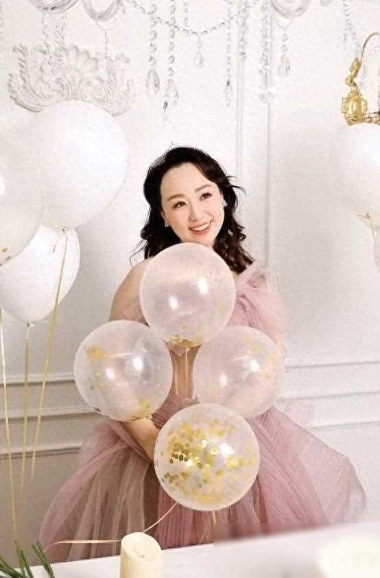 关凌辅导作业受伤高学历硕士辅导两小学生也无奈