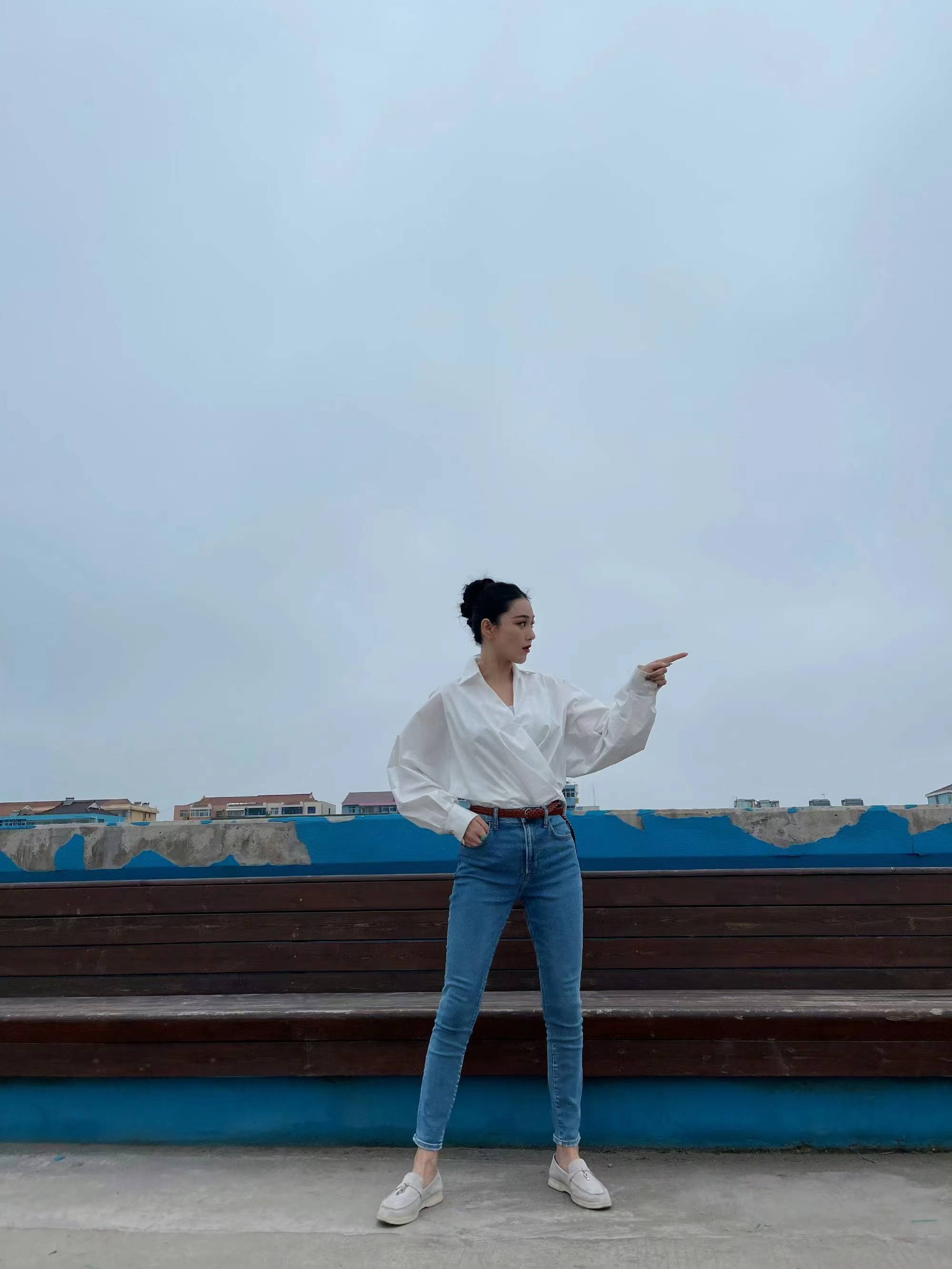 张馨予晒自己的照片被嘲太假了,网友:别要求太高,这已经很好了