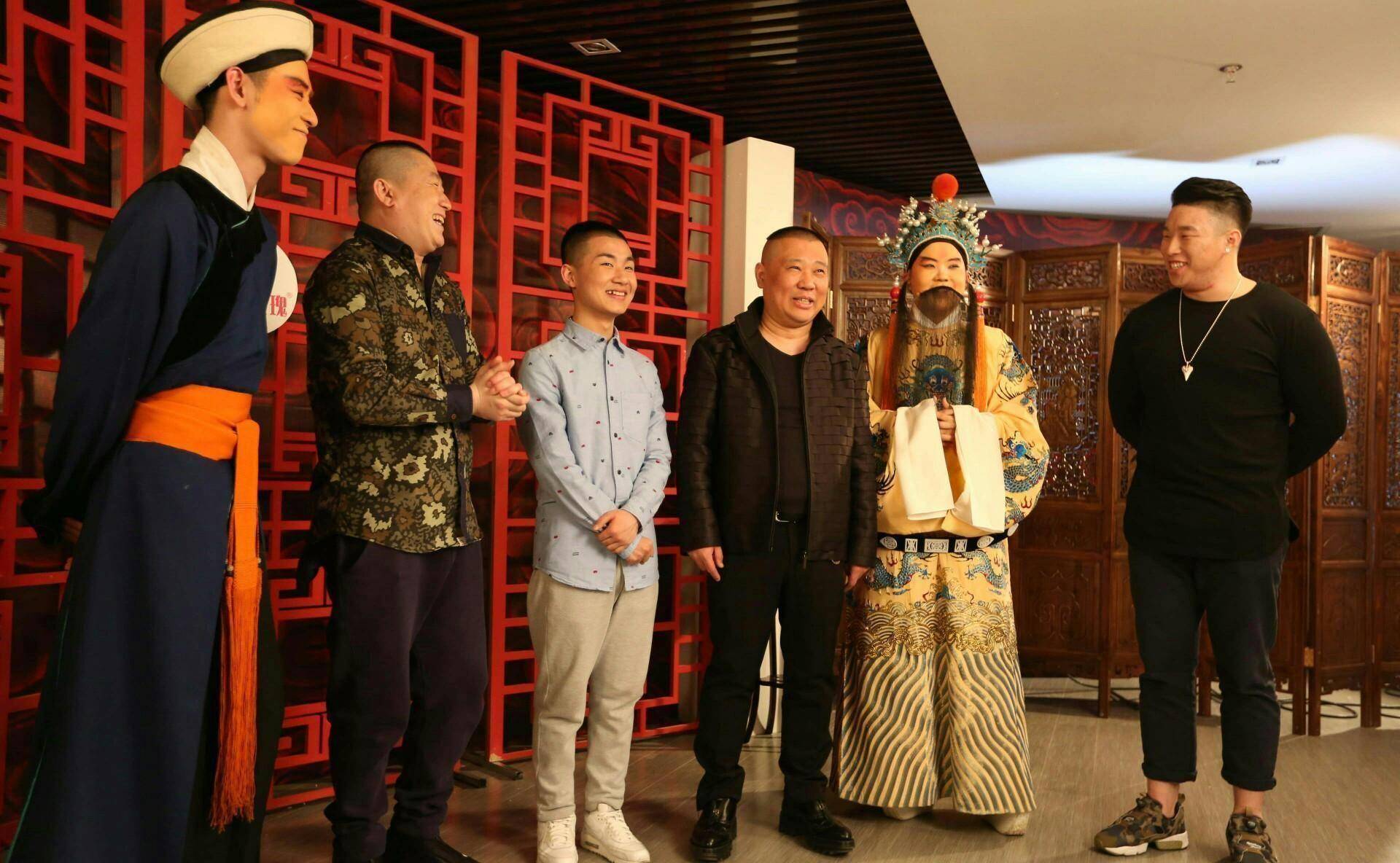 陶阳从小被称为京剧神童,上过舞台,拿过大奖,他的艺术水平是有目共睹