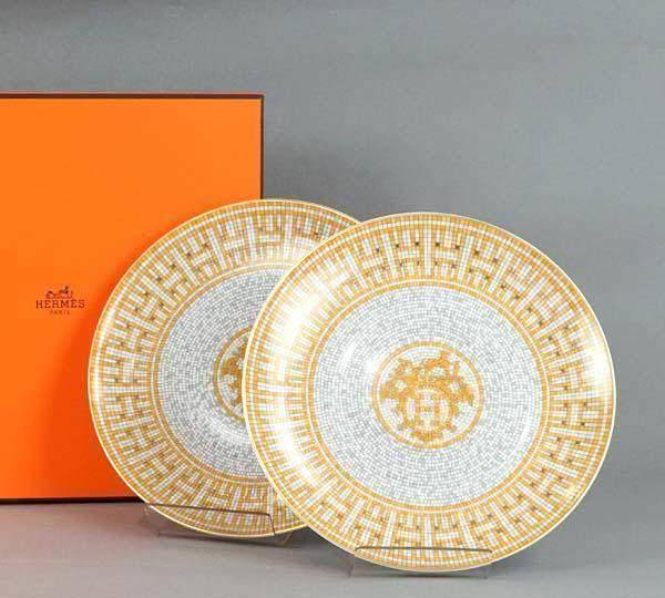 原创郭富城老婆方媛低调炫富装菜的盘子竟是爱马仕