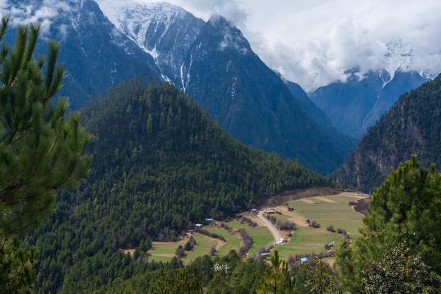 尼屋到八盖地图上没有的路藏在深山里的易贡大峡谷