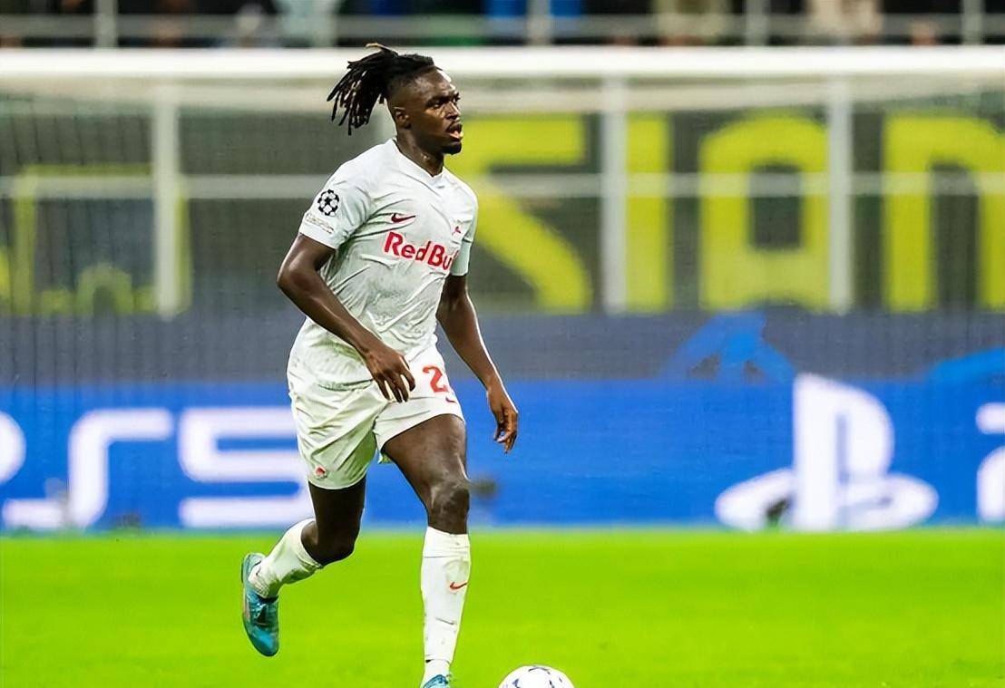 索莱-博马沃科身高192厘米,体重88公斤.