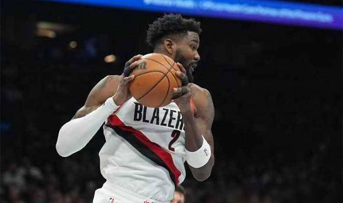 库里22 7 8拒逆转,艾顿12中24,湖人陷困境,附加赛风__