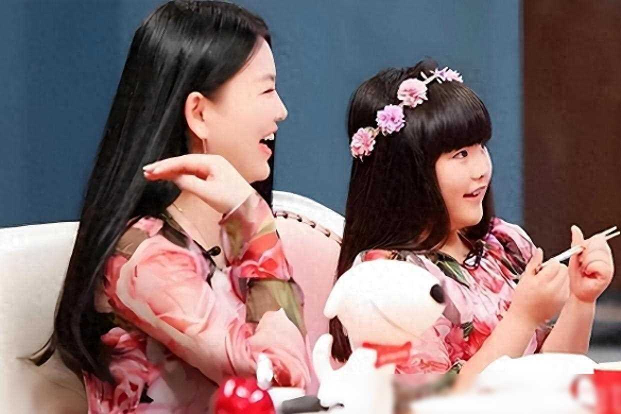 李湘携女逛画展王诗龄穿搭3万被热议王岳伦黄发吸睛