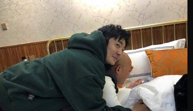 原创郭京飞荣获最佳男配角荣誉背后是坚持不懈的奋斗还是运气爆棚