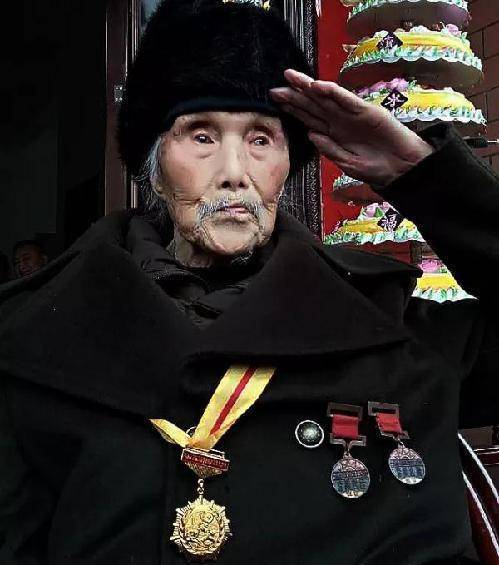 111岁老兵曾打下36架飞机儿子死在越南孙侄皆参军却痛悔一事