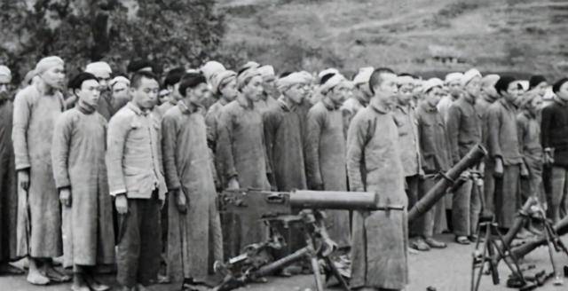 原创湘西土匪头覃国卿杀堂叔婶后成土匪抢新娘当老婆活到65年