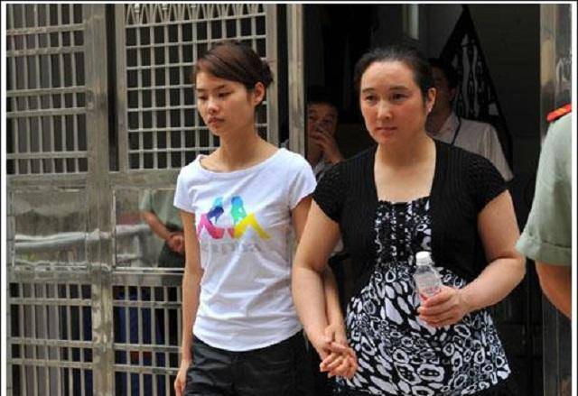 11年前女服务员邓玉娇为拒绝骚扰防卫过度法院判决获网友支持