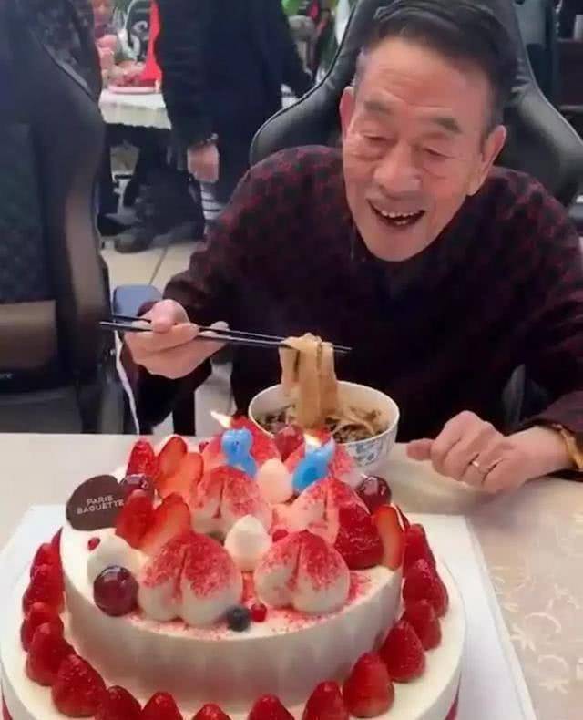 原创郭德纲晒儿子曝光豪宅他过88岁的生日的豪宅集吃喝玩乐于一体