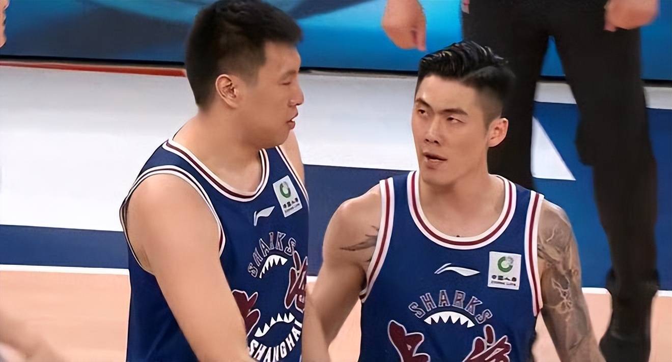 208cm高塔成x因素,上海男篮破局者,全场高呼mvp_闫鹏飞_上场比赛_进攻