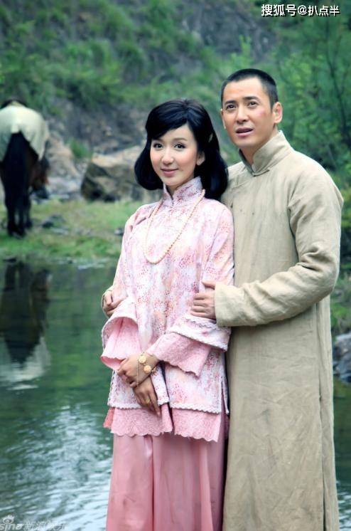 娄艺潇新片尺度大惹争议:胡一菲滤镜不保,35岁脸肿,剧扑太尴尬_霍建华