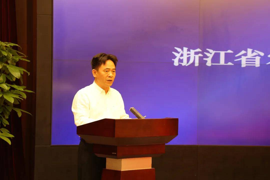 浙江省农业农村厅党组成员,副厅长陈良伟,全国茶叶标准样品专业工作组