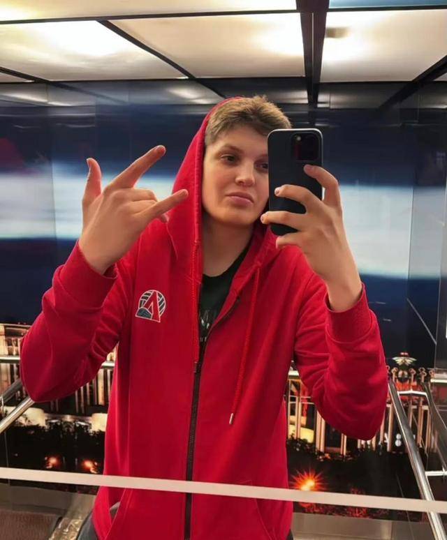 排坛恶女卡拉库尔特赛场吼对手,挑衅引争议