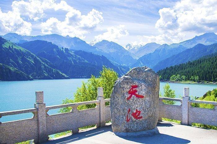 新疆旅游8天必须注意的小细节新疆旅游必玩热门景点推荐