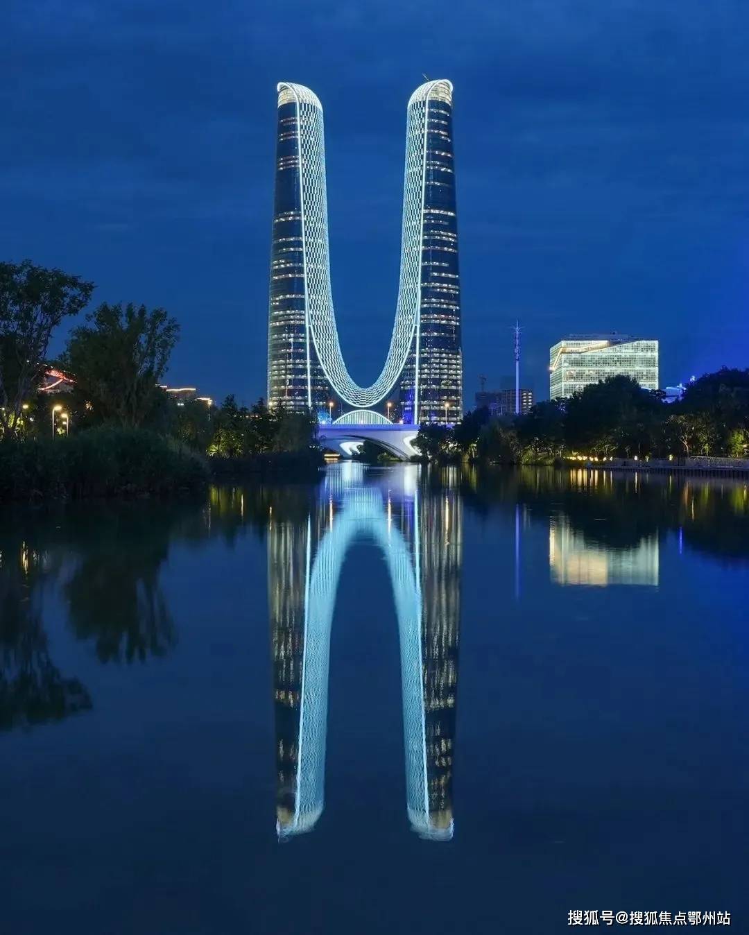 杭州奥体双子塔图片