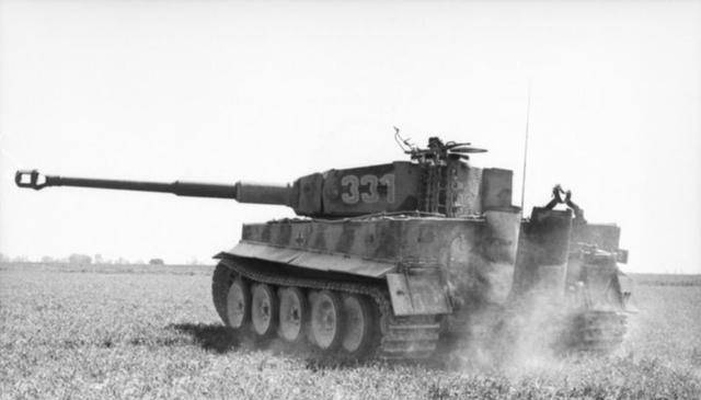 苏德战场上的坦克比拼虎式重型坦克和is2重型坦克谁更优秀