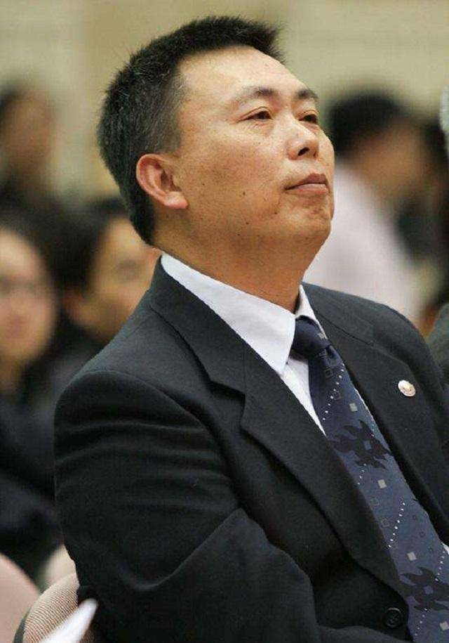 段永平:花400万与巴菲特吃饭,还带了一个默默无闻的年轻小伙_步步高
