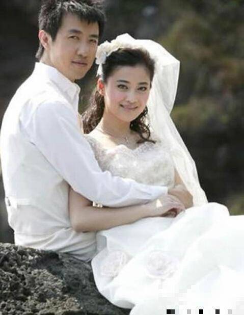 原创26年前朱时茂的春晚小品中谁注意他旁边的女孩已火得一塌糊涂梅婷