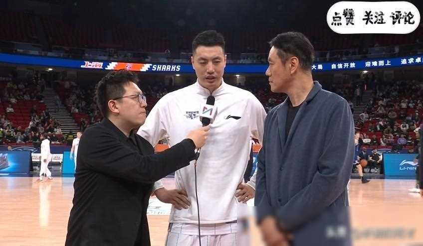 原创翟晓川遭冷遇替补席怒摔水瓶引争议