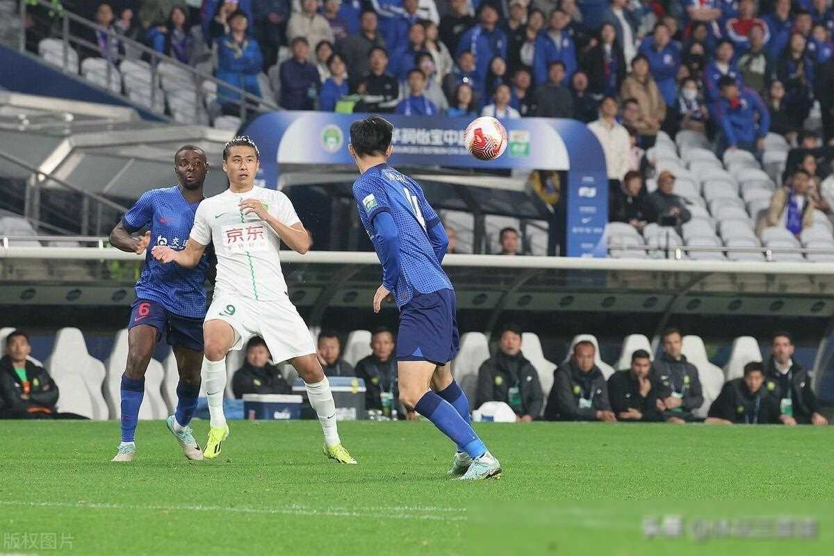 原创球迷之夜上海申花鏖战球迷们的世态炎凉尽显无遗