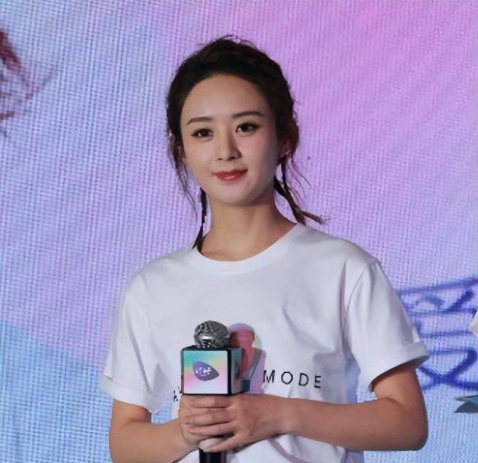 原创赵丽颖身家过亿一个月生活费是多少颖宝的回答让人无言以对