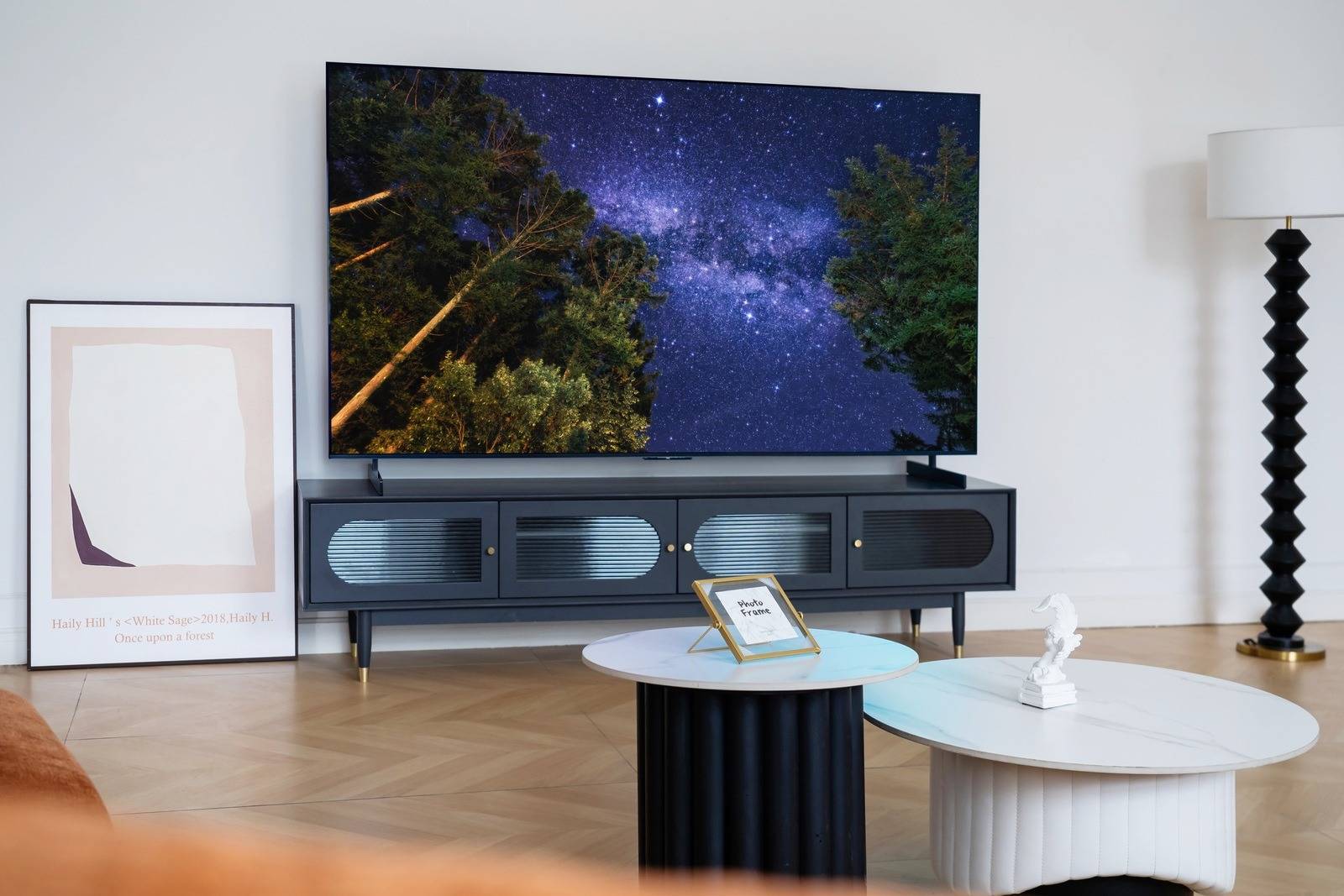 不玩虚概念大秀硬实力tcl电视的平板薄设计比薄更薄