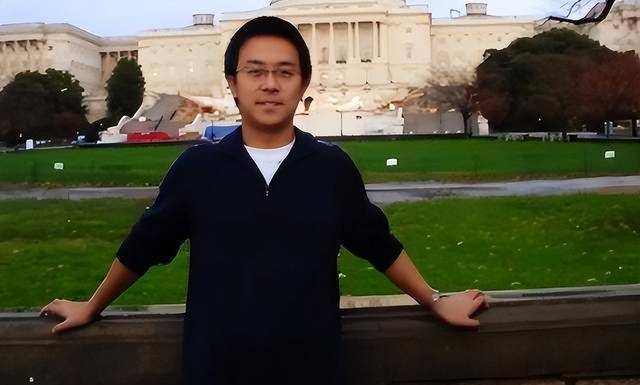 原创09年浙江学霸朱海洋表白被拒当街将女方斩首被捕时一脸平静