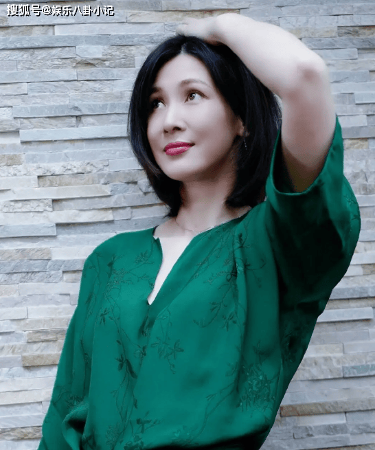 原创她是周一围前女友32岁嫁富豪老公入狱负债上亿她不离不弃