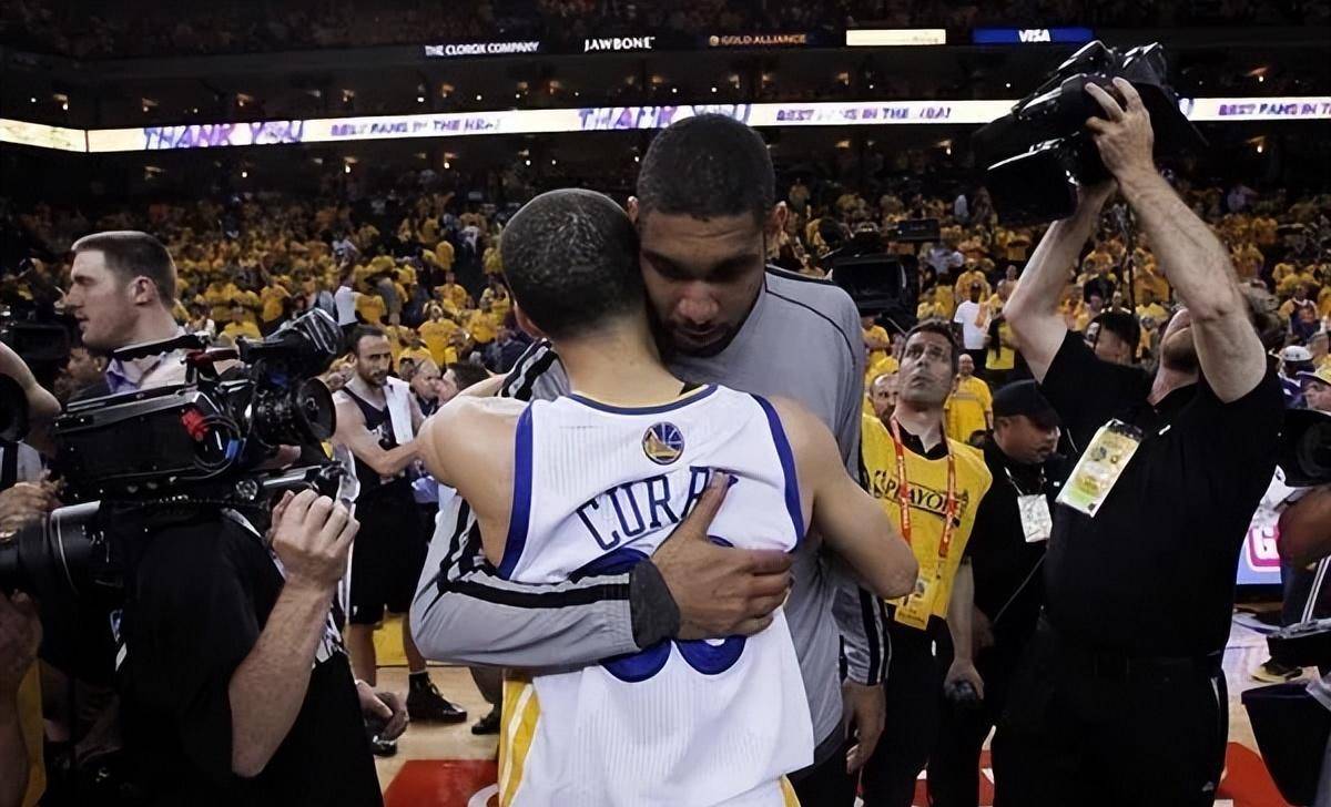 原创勇士的楼塌了真正的罪魁祸首其实就是斯蒂芬库里