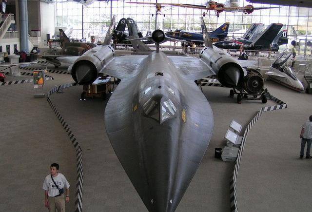 美国黑鸟作战时的黑科技堪称世界最迅速的飞机