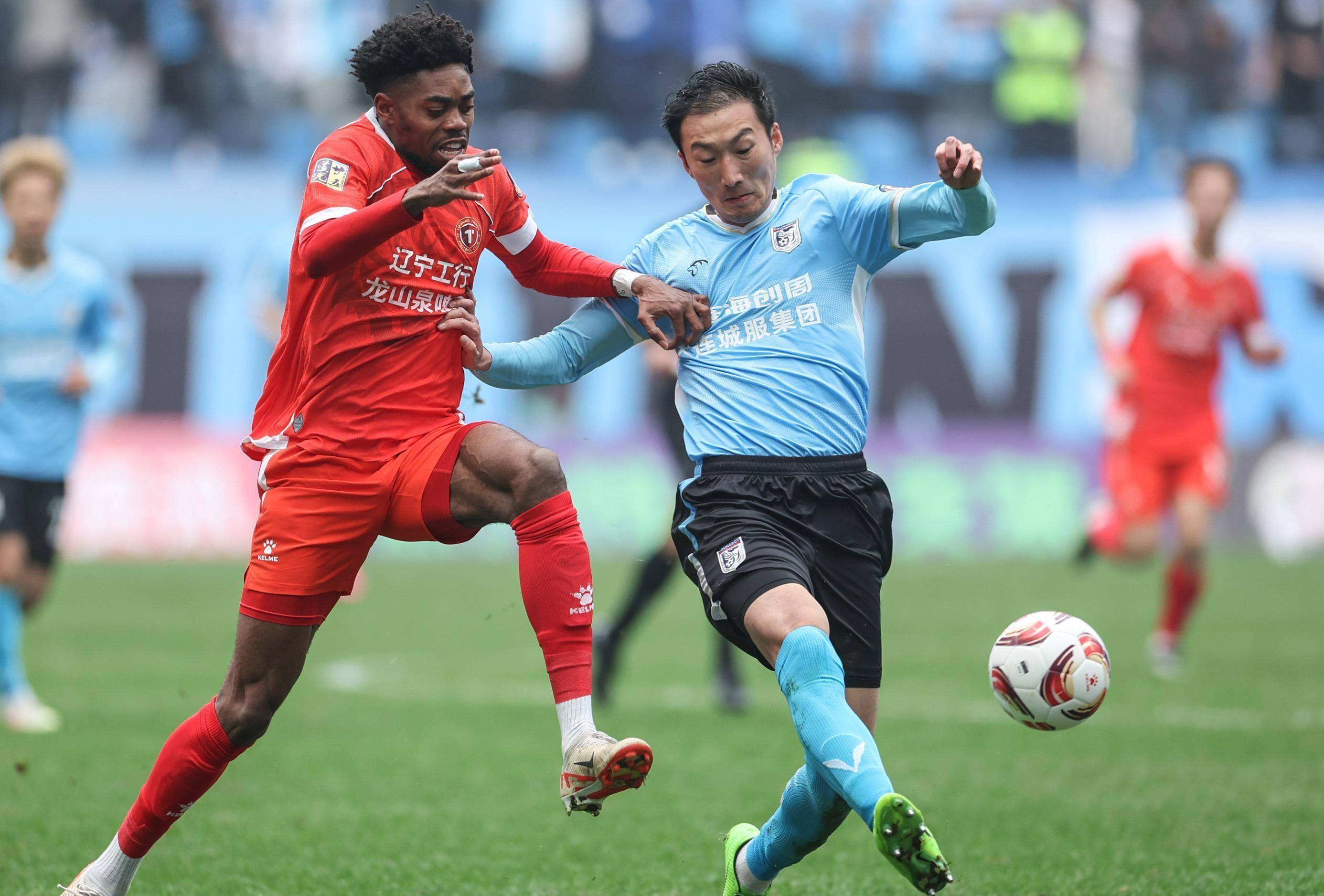 近40000球迷现场助威沈大在一起合力振兴辽宁足球