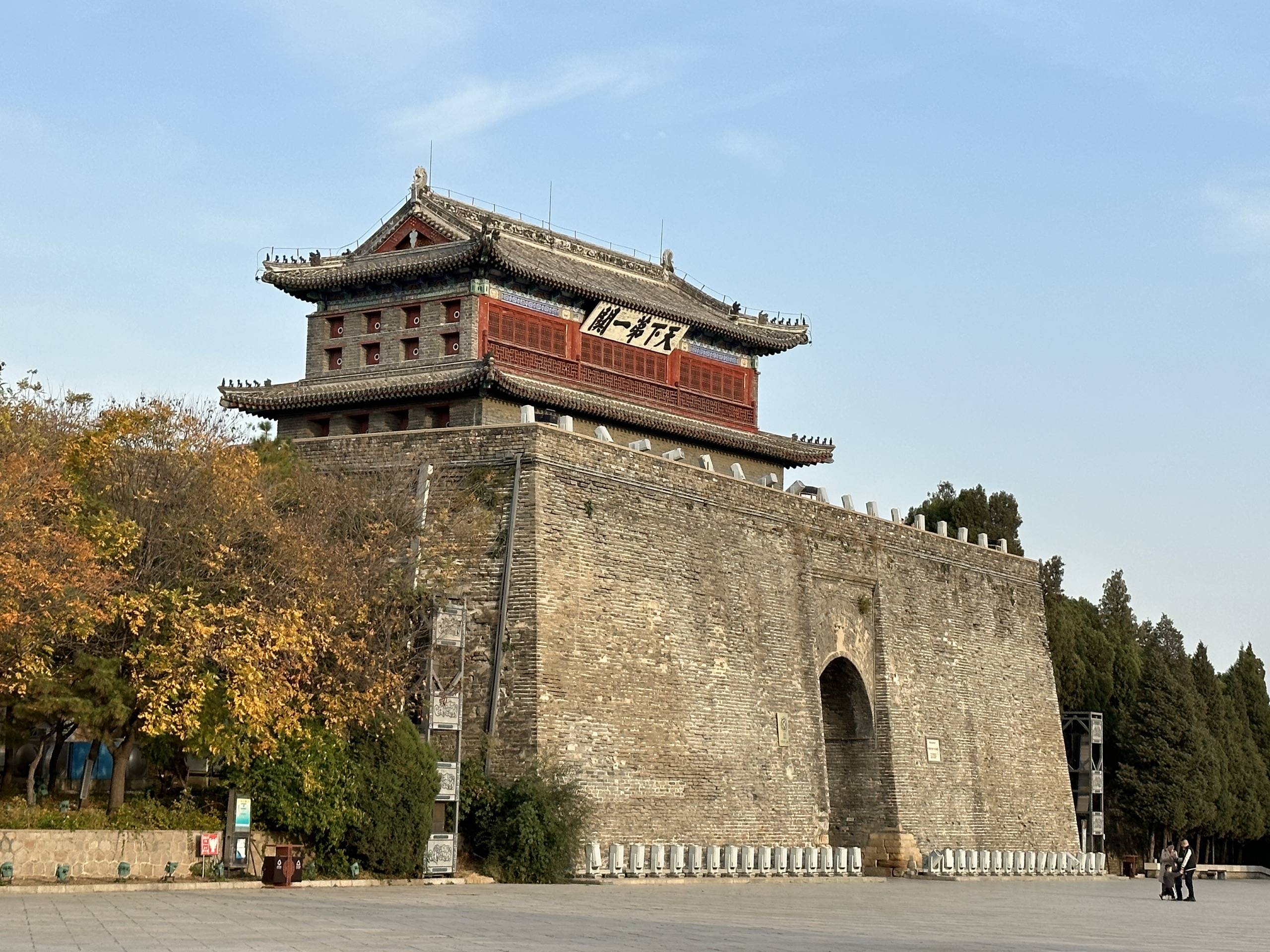 原创我国长城的东边起点地处华北与东北的交通要道号称天下第一关