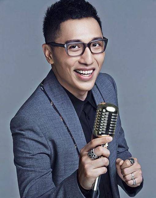 华少发文回应了最近热议的鱼子酱的事件,向孔雪儿和所有参与的嘉宾