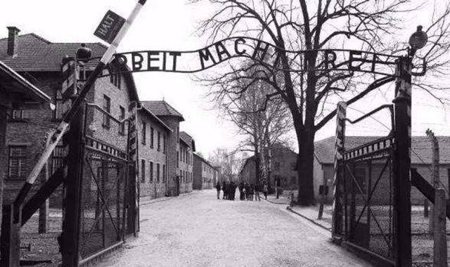 安妮弗兰克他留下的不仅是对生活的向往还有对人性的反思